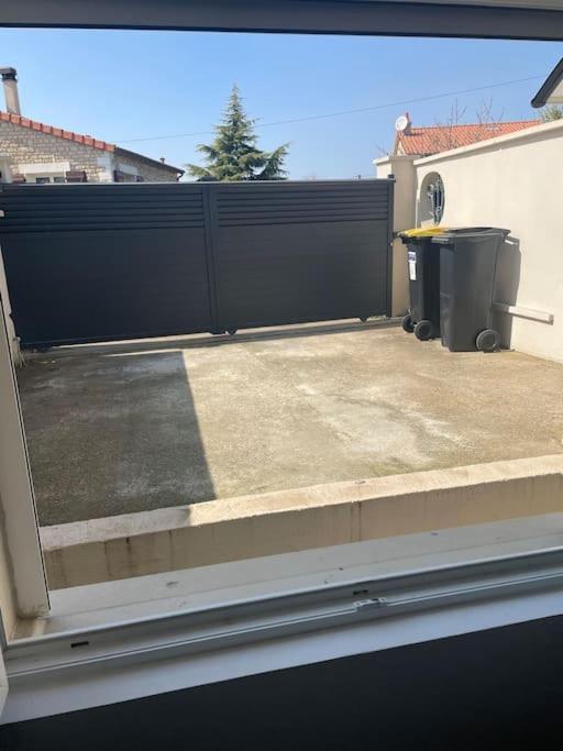 Charmant Appartement Avec Parking Privee Buxerolles 外观 照片